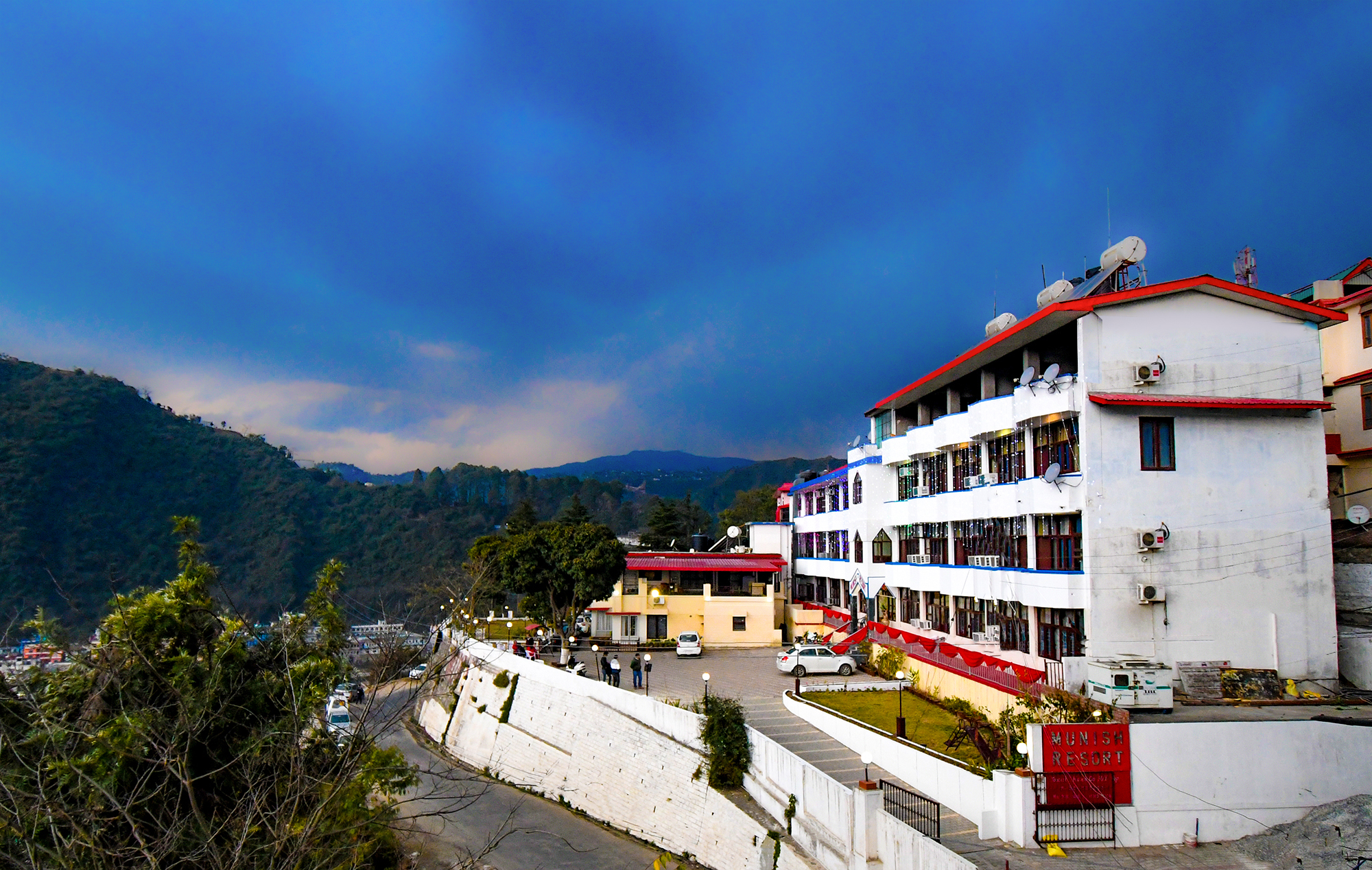 Munish Resort
